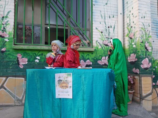 جشن روز ولادت حضرت زینب(س)  و روز پرستار در دبستان نیایش 1