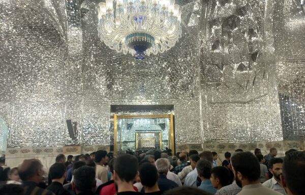 سیل عظیم زائران و مجاوران حرم امام رضا (ع) در روز آغاز امامت حضرت مهدی (عج)