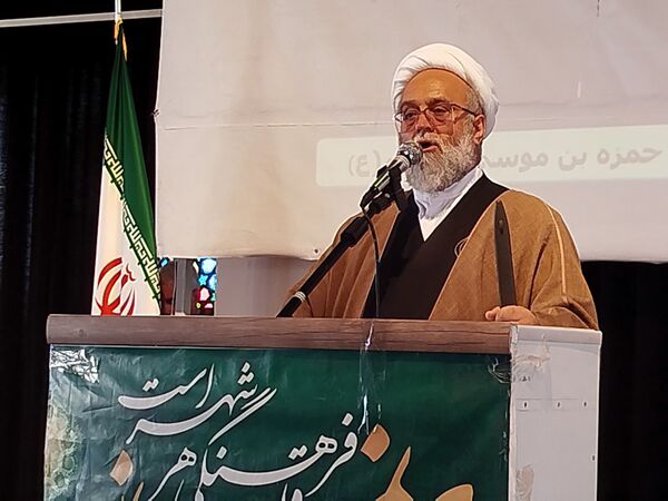 نماز جمعه شهرستان کاشمر با حضور پر رنگ مردم ترشیز کهن برگزار شد 