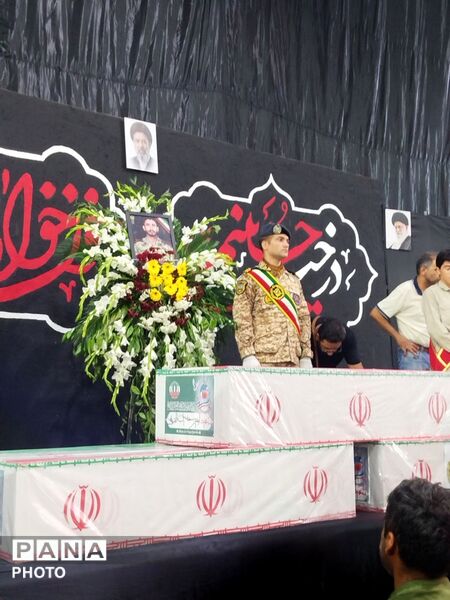 وداع باشکوه مردم با پیکر شهید «محمدجواد روانفر»