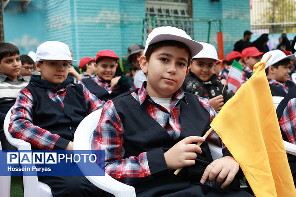 عکس | آیین نواختن زنگ استکبار ستیزی