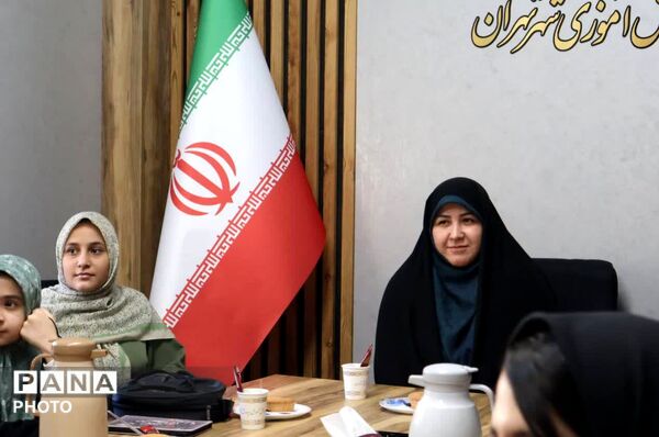 تولدی دوباره برای پانا در کنار خبرنگاران برتر 