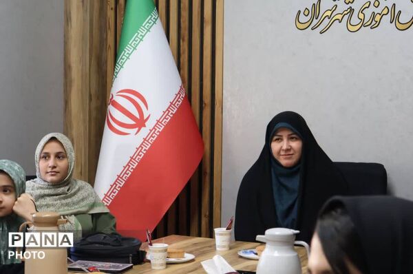 تولدی دوباره برای پانا در کنار خبرنگاران برتر 