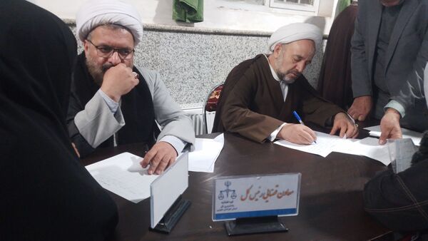 برگزاری میز خدمت قضائی در مسجد امام هادی (ع) بیرجند 