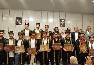 آیین فارغ‌التحصیلی دانش‌آموزان پایه دوازدهم دبیرستان شهید بهشتی رودهن 