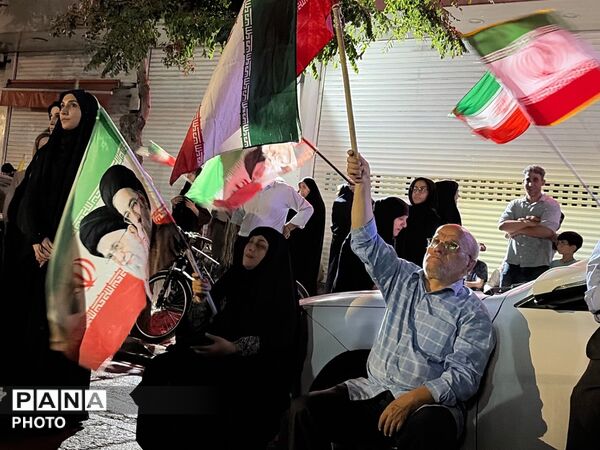 حضور باشکوه مردم کرج در صدو چهارمین شب از تجمعات مردمی