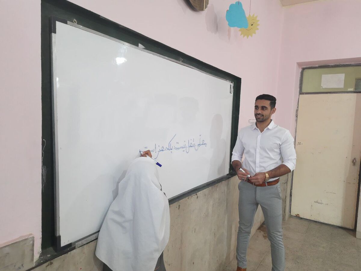 بذل مال و از خودگذشتگی یک نومعلم برای بهبودی دانش‌آموز‌ بیمار