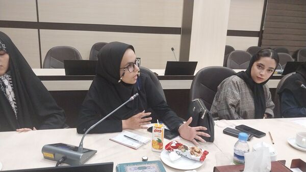 کارگروه دختران نواجوان و جوان مشهد با مشاور معاون رئیس جمهور در امور زنان وخانواده 