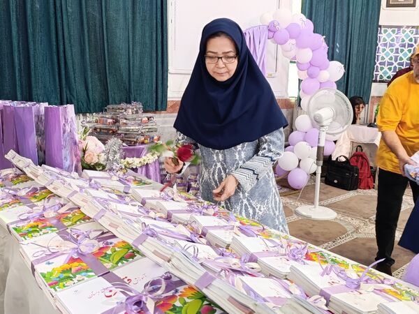 رنگین‌کمان شادی و علم در جشن شکوفه‌های کلاس اولی یزدانی