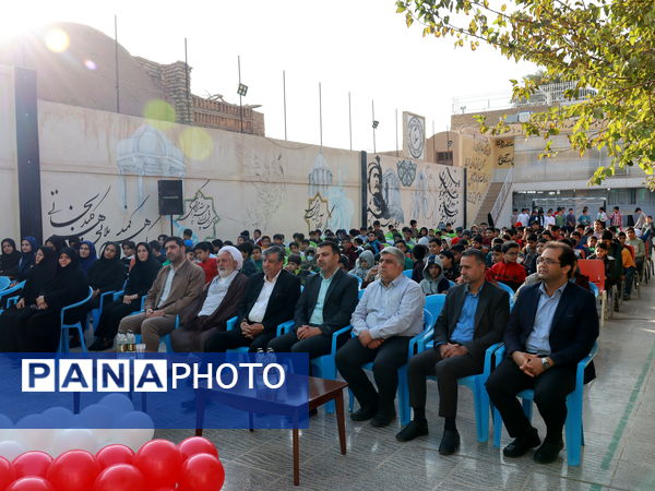 طنین زنگ استکبارستیزی در آموزشگاه سید حسن میرمحمدی میبد 