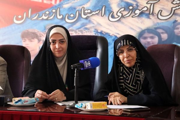 دیدار نماینده مردم ساری و میاندرود در مجلس شورای اسلامی با دانش‌آموزان مازندران