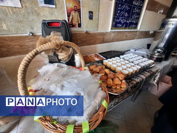 جشن با شکوه انقلاب در دبیرستان فدک منطقه ۱۲