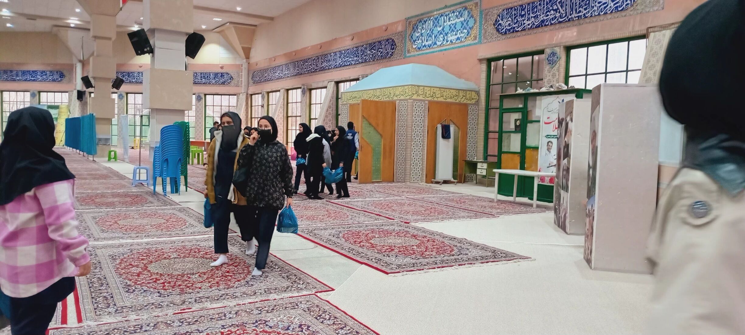 پیش اجرای گروه ۱۰۰۰ نفره پیشتازان قبل از اجلاسیه سراسری نماز