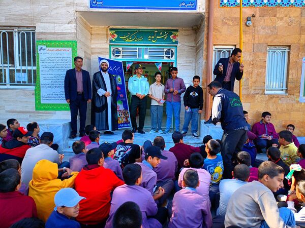 حضور رییس پلیس فتا شهرستان کاشمر در دبیرستان میثاق