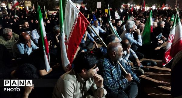 حال‌وهوای عاشورایی بلوار فضل همراه با روشن کردن شمع