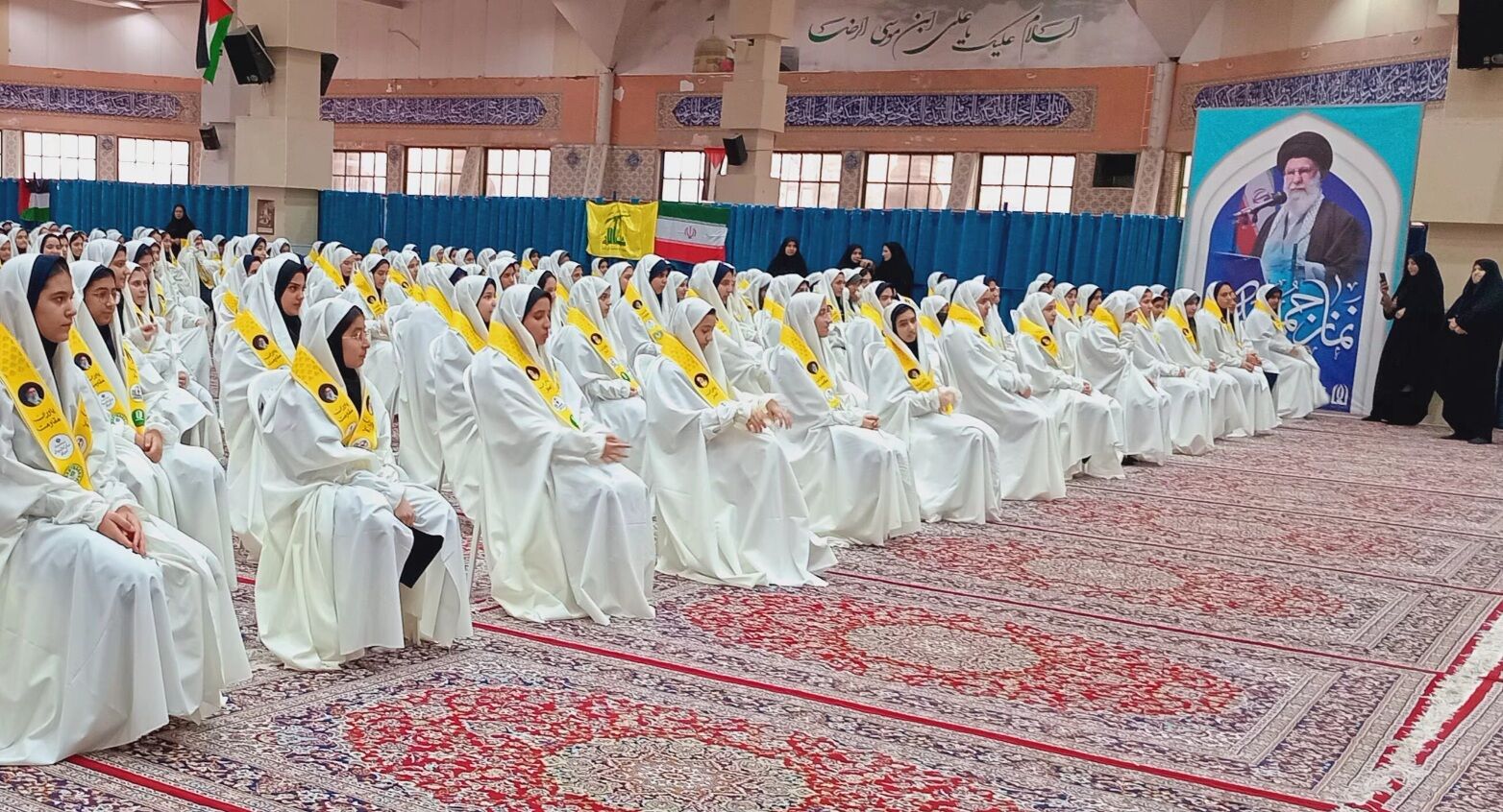 پیش اجرای گروه ۱۰۰۰ نفره پیشتازان قبل از اجلاسیه سراسری نماز
