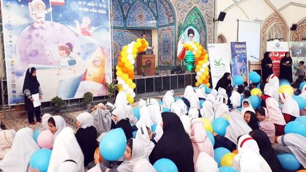 اجتماع بزرگ دانش‌آموزان در زیارتگاه شهید آیت الله مدرس(ره)