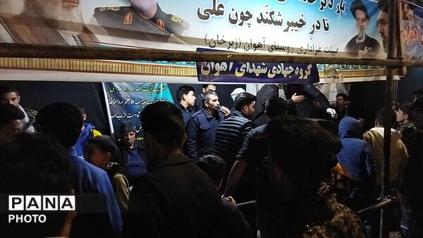 گذری بر فعالیت موکب گروه جهادی بسیج شهدای آهوار در مراسم چهلم رهبر شهید و شهدای میناب 