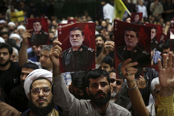 جلوه‌هایی از مراسم وداع با پیکر سردار شهید «نیلفروشان» در قم