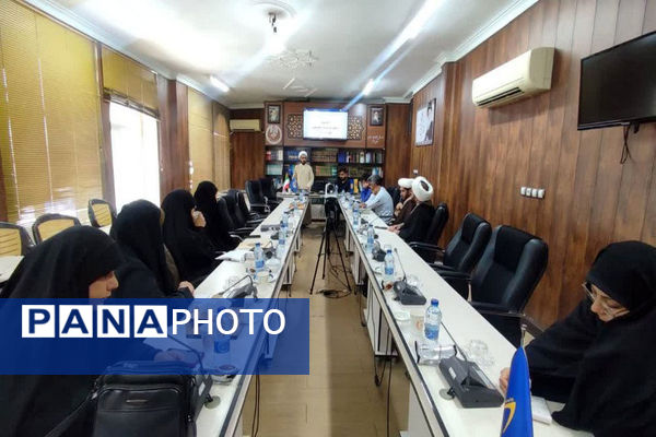 اختتامیه دوازدهمین دوره نمایشگاه‌های دانش‌آموزی مدرسه انقلاب ویژه دختران استان بوشهر