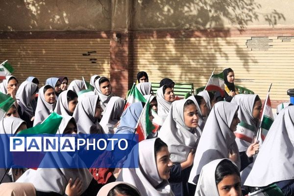 برگزاری جشن آغاز سال تحصیلی جدید در مدرسه بعثت ناحیه یک شهرری