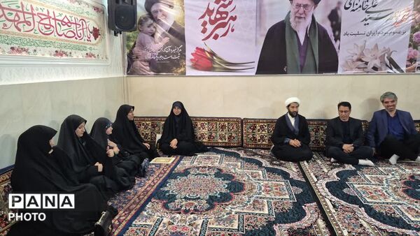 تجلیل از زوج فرهنگی‌ خانواده شهیداسدی 