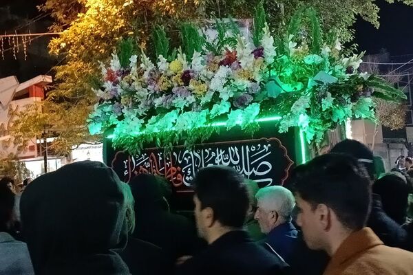 شکوه حماسه حضور مردم ورامین در مراسم تشییع نمادین و مراسم شام غریبان حضرت زهرا(س)