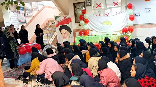 جشن یلدا در دبیرستان حضرت زینب(س) 