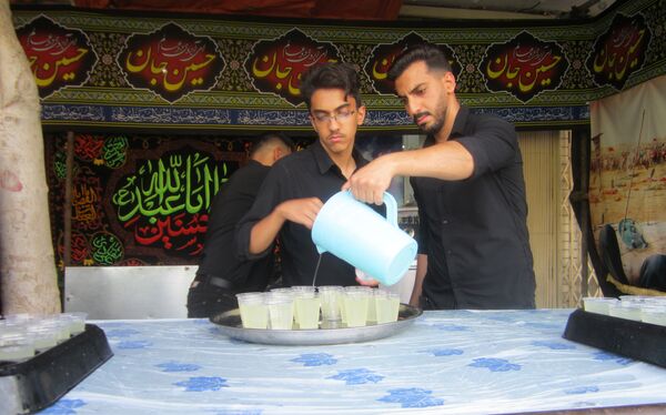 مراسم پیاده‌روی هیات سراسر شهر دولت آباد به سمت آستان مقدس سیدان الکریمان برخوار 
