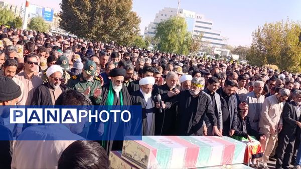 تشییع پیکر شهدای گمنام از مقابل استانداری یزد