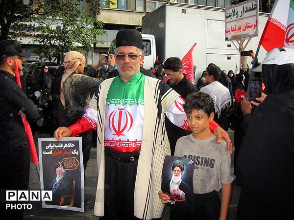 مراسم بدرقه و تشییع آقای شهید ایران در تهران 