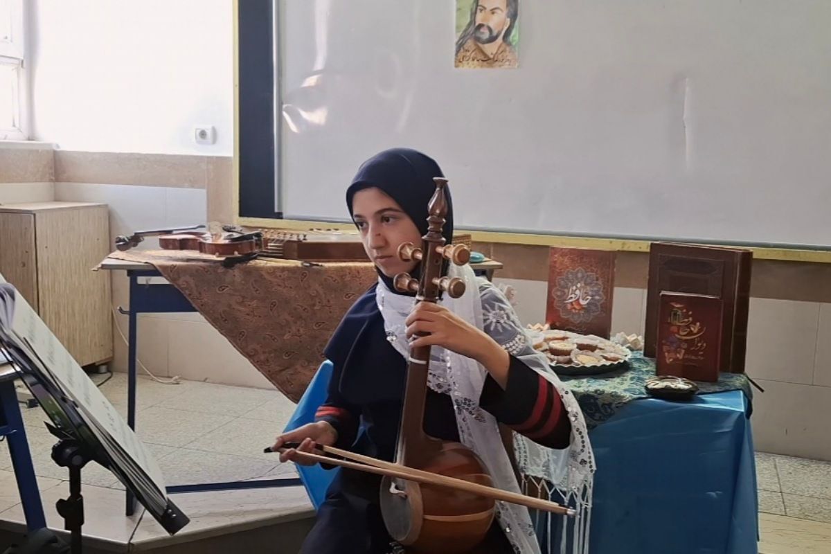 جشن بزرگداشت حافظ در مدرسه فرزانگان ملارد