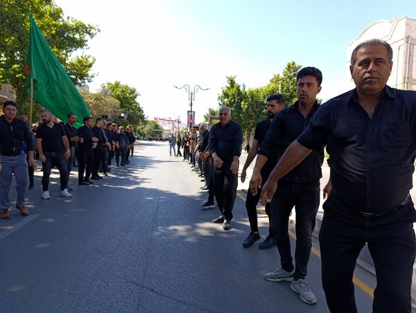 عاشورای حسینی در آشخانه و ۷۲ دیگ غذای نذری