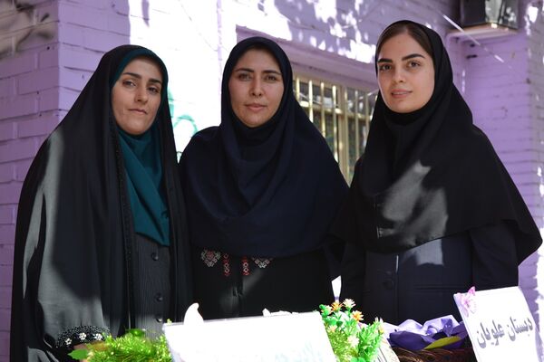 جشن میلاد حضرت زینب(س) با حضور مادران پرستار در دبستان علویان بهارستان‌دو