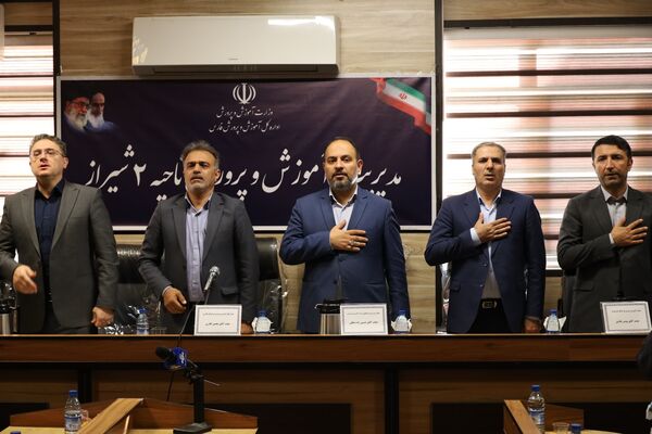 دیدار معاون پرورشی و فرهنگی وزارت آموزش و پرورش با نمایندگان دختر تشکل‌های دانش‌آموزی شیراز