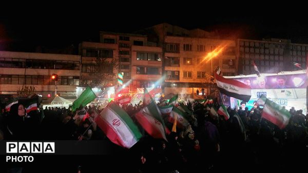 جلوه‌هایی از حماسه حضور در میدان انقلاب
