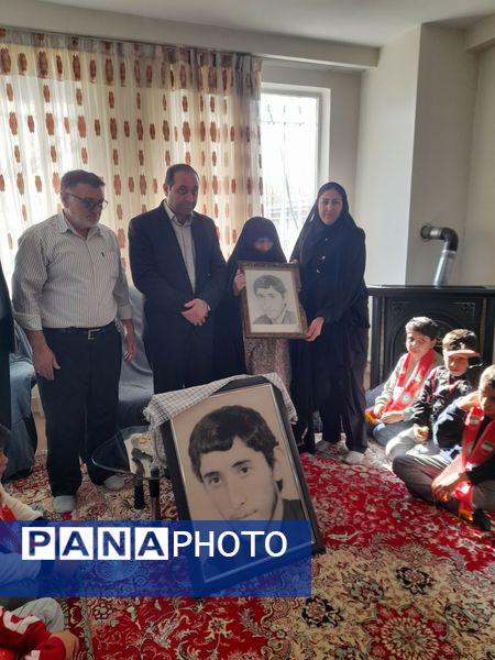 تجلیل پیشتازان از مادران شهدا به‌مناسبت هفته قرآن، عترت و نماز در خداآفرین