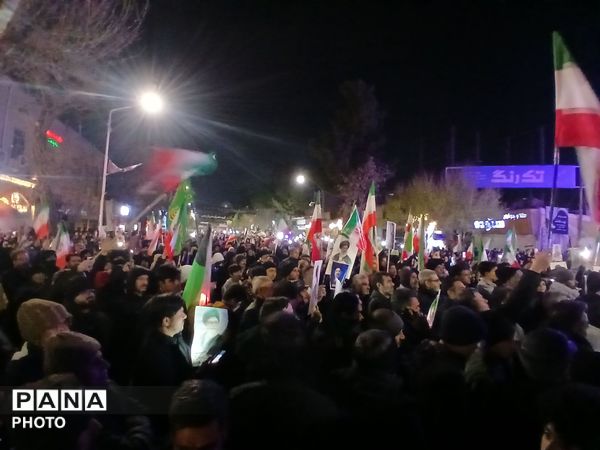 حماسه سازی مردم نیشابور در دوازدهمین روز از شهادت امام خامنه ای
