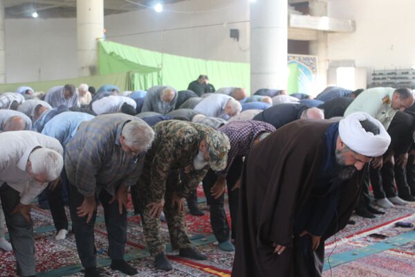 اقامه نماز جمعه در گلوگاه 