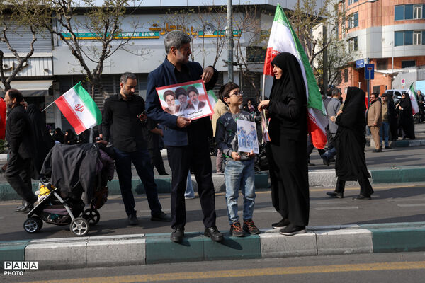 تشییع پیکر شهیدان لاریجانی، سلیمانی و شهدای ناوشکن دنا - 3