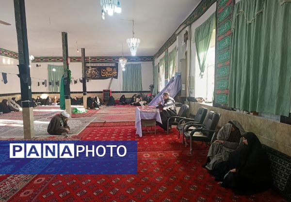 تکریم از مادران شهدا در پایگاه طاهره بسیج خواهران روستای حسین آباد