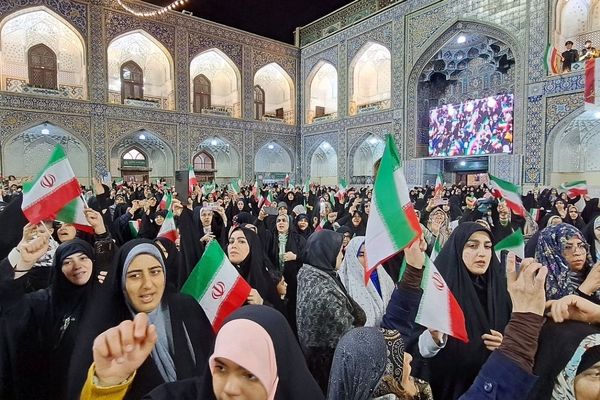 طنین گلبانگ انقلاب صحن انقلاب حرم مطهر  امام رضا (ع)