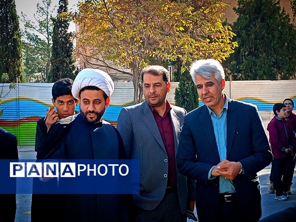 مدرسه میثاق کاشمر شاهد رقابت انتخاباتی دانش آموزان برای مدیریت مدرسه بود