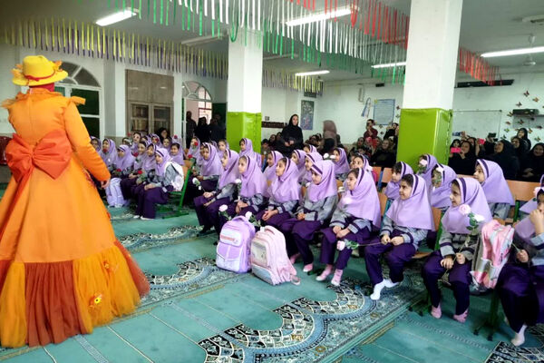 شروعی تازه با جشن شکوفه‌ها در دبستان حاج رحیم خالصی