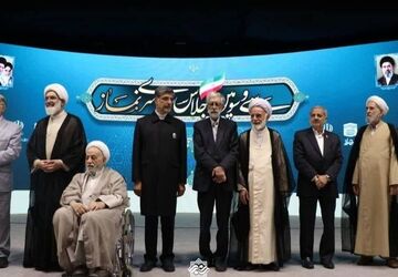 سی‌وسومین اجلاس سراسری نماز در تالار قدس حرم مطهر رضوی 