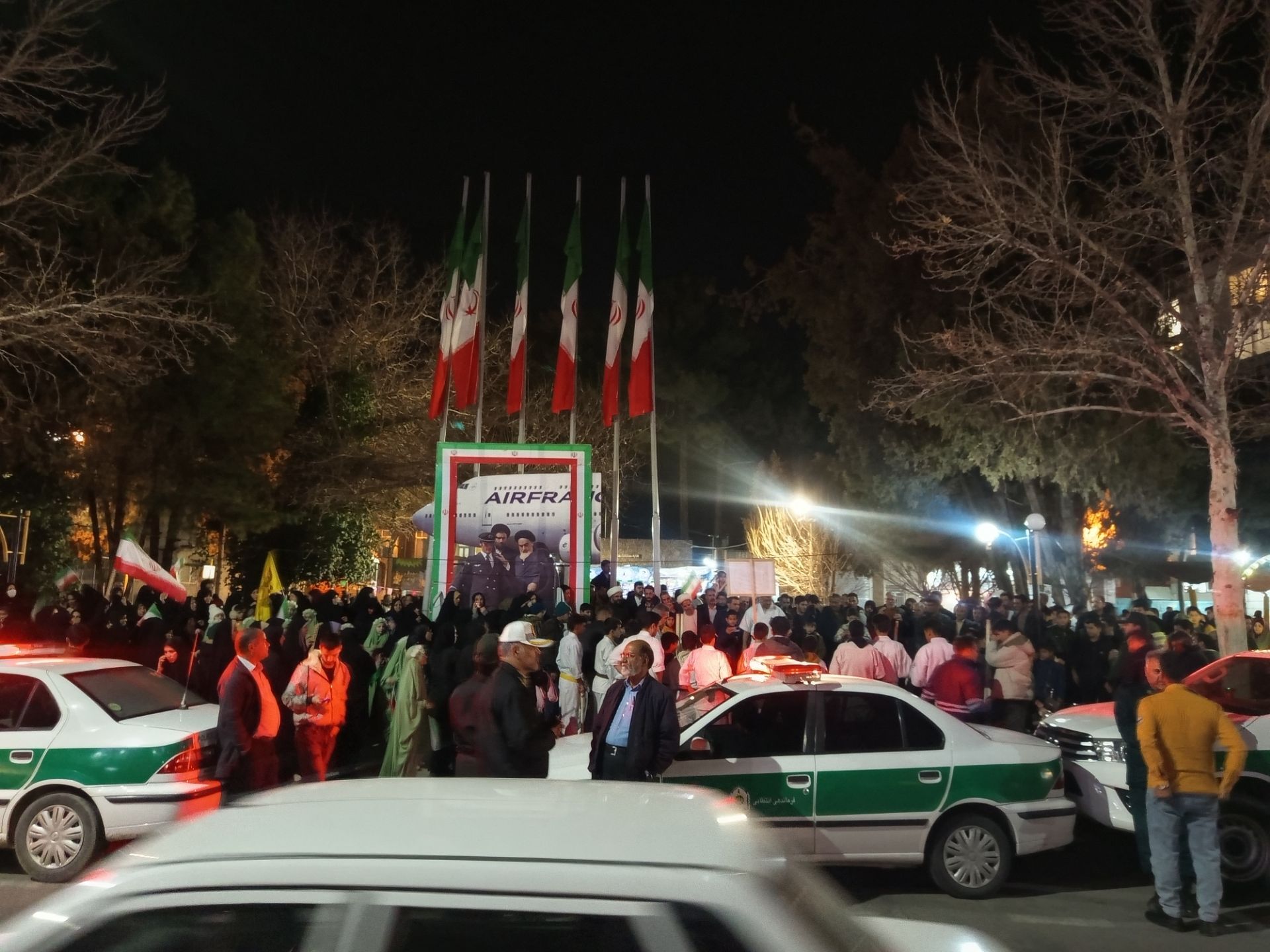 گلبانک الله اکبر در پارک‌کودک خیابان امام شهرستان کاشمر 