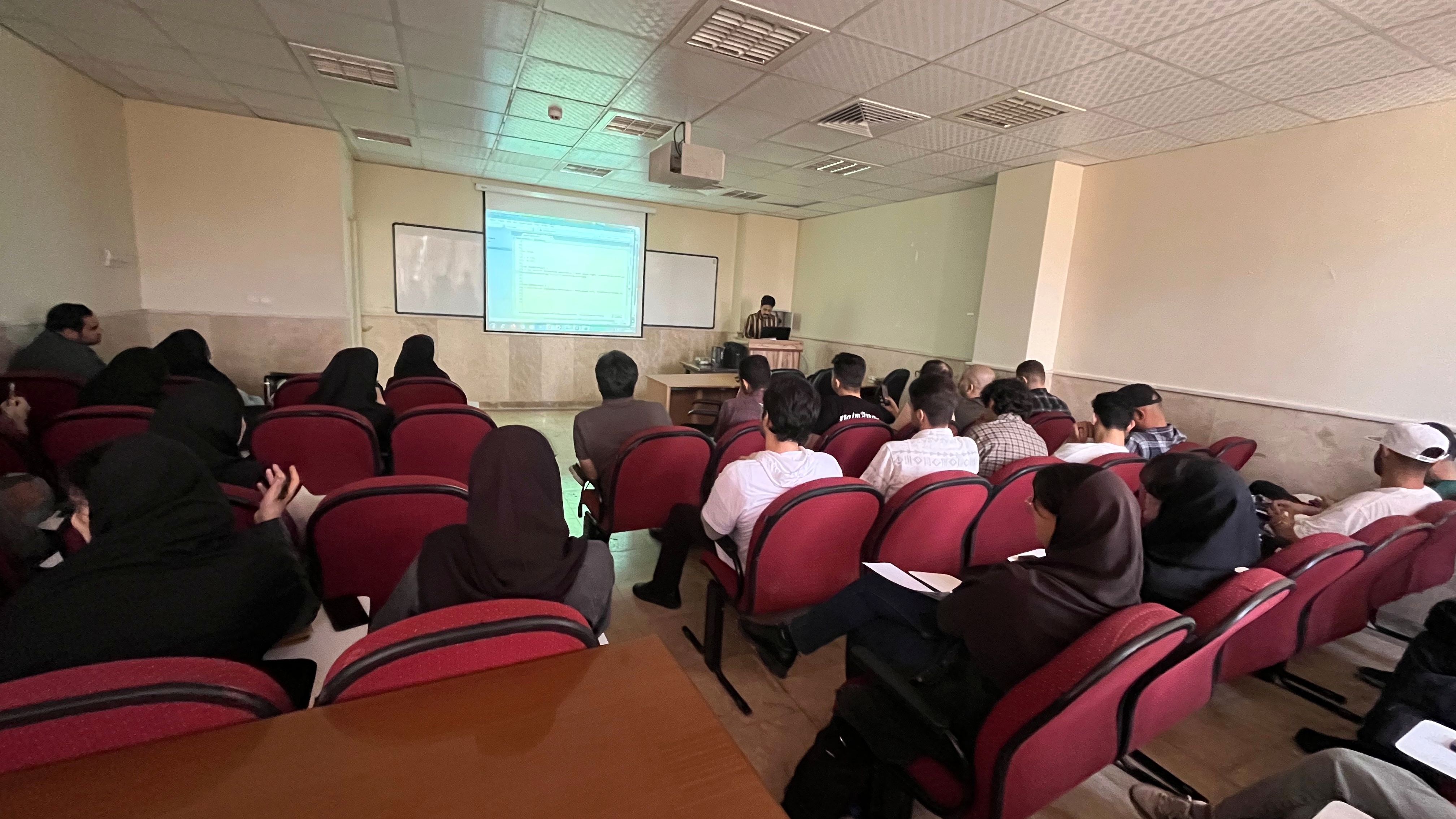 رویداد تخصصی هوش مصنوعی فرصتی برای تبادل نظر میان دانشجویان و متخصصان را فراهم کرد 