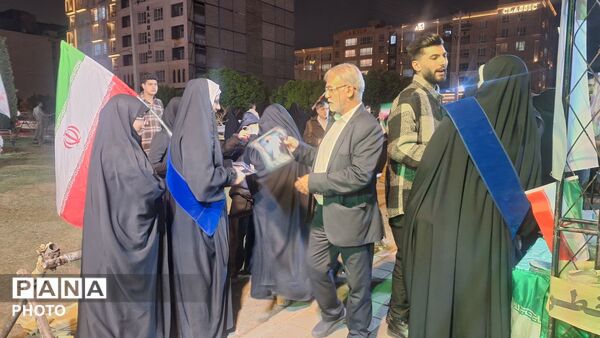 حماسه حضور شهروندان مشهدی کف خیابان های مشهد