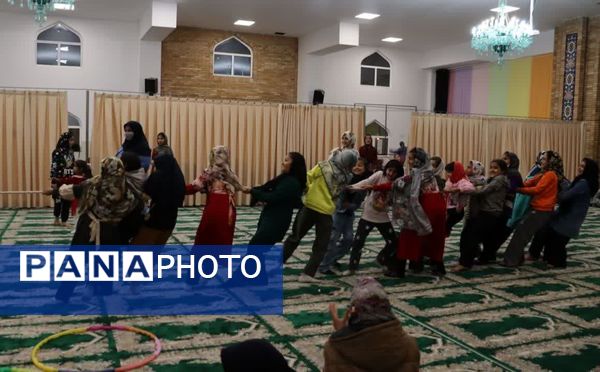 جشن شب یلدایی دختر و مادران در مسجد النبیین بیرجند