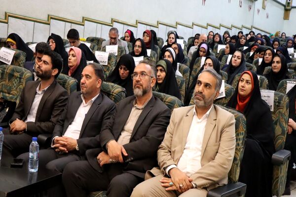 تجلیل از طلایه‌داران برتر تعلیم و تربیت ، آیین تقدیر از معلمین نمونه شهرستان پاکدشت 